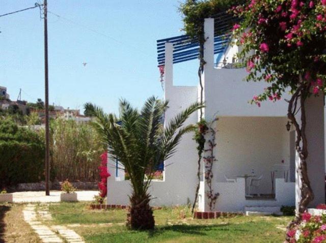 Amfitrion Hotel Vari  Exterior photo