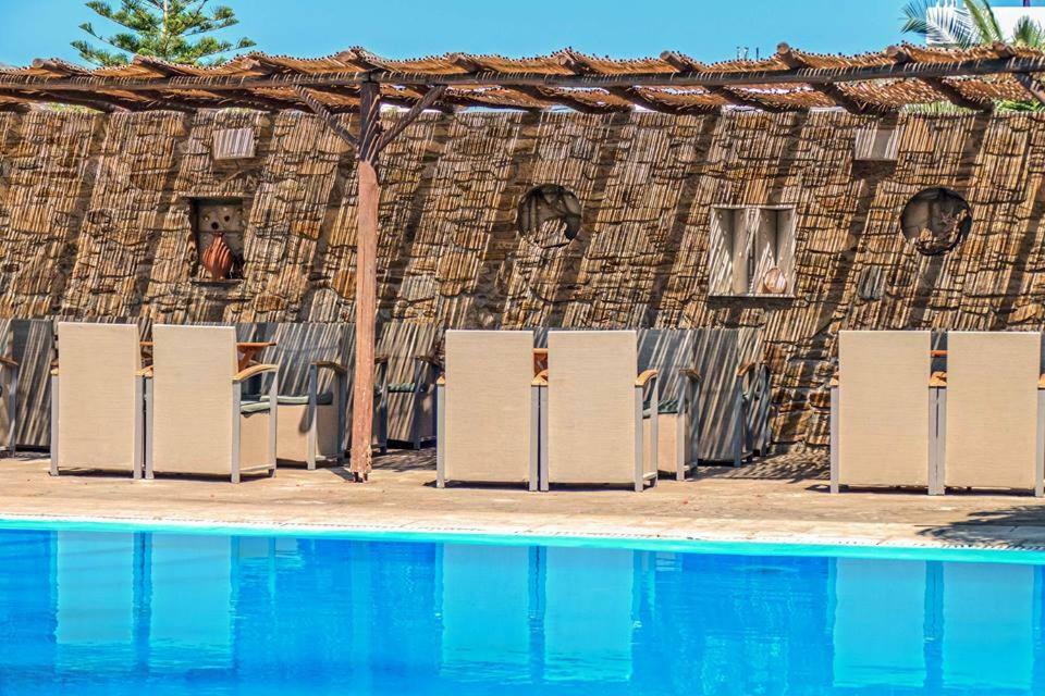 Amfitrion Hotel Vari  Exterior photo